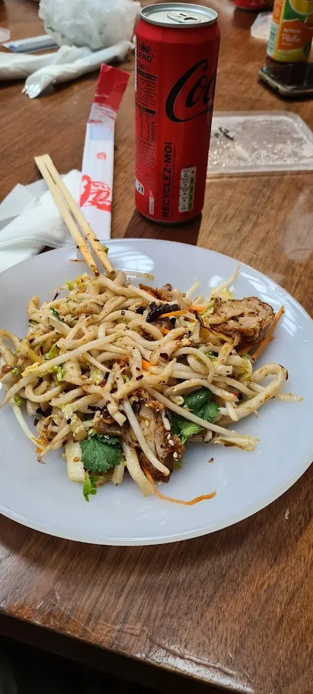 Nouilles Maison Poulet Il n'y A Pas Tout Dans L'assiette